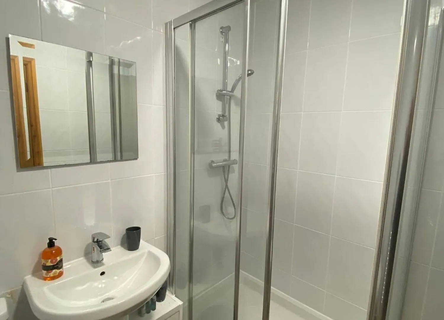Pure East Coast Trainline By Tba Apartment Rosyth 0*,
